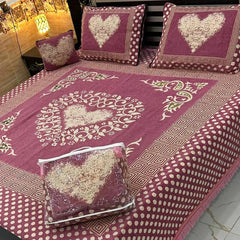 Royal Comfort: 5-Piece Velvet Jacquard Bedding Set - King Size Bed Sheet, Pillow Covers, and Cushion Cover