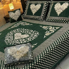 Royal Comfort: 5-Piece Velvet Jacquard Bedding Set - King Size Bed Sheet, Pillow Covers, and Cushion Cover