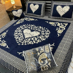 Royal Comfort: 5-Piece Velvet Jacquard Bedding Set - King Size Bed Sheet, Pillow Covers, and Cushion Cover