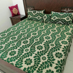 Luxurious Velvet Jacquard 4-Piece Bedding Set - King Size Bed Sheet, Pillow Covers, and Cushion Cover
