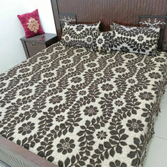 Luxurious Velvet Jacquard 4-Piece Bedding Set - King Size Bed Sheet, Pillow Covers, and Cushion Cover