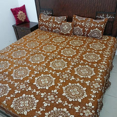 Luxurious Velvet Jacquard 4-Piece Bedding Set - King Size Bed Sheet, Pillow Covers, and Cushion Cover