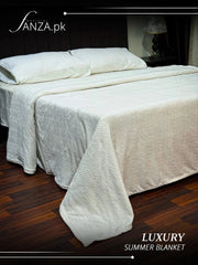 White Luxury AC Emboss Fleece Blanket