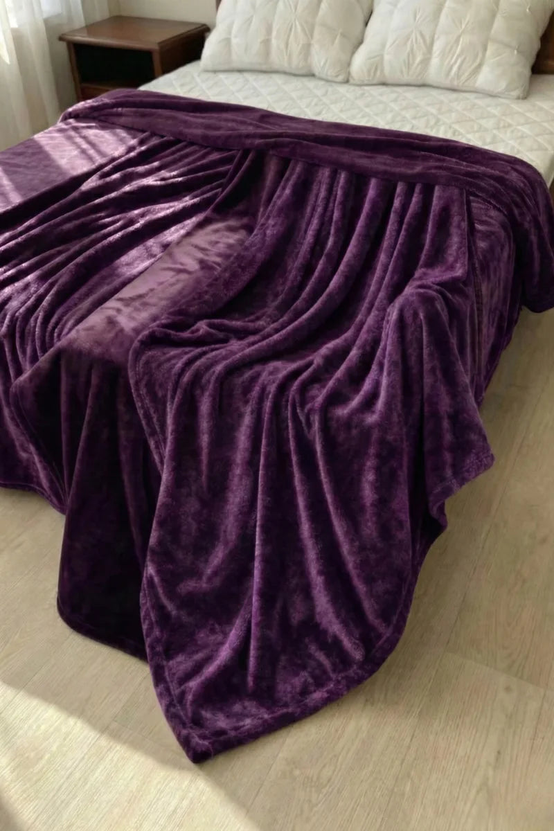 Soft and Cozy Purple Fleece Throw Blanket for Ultimate Comfort