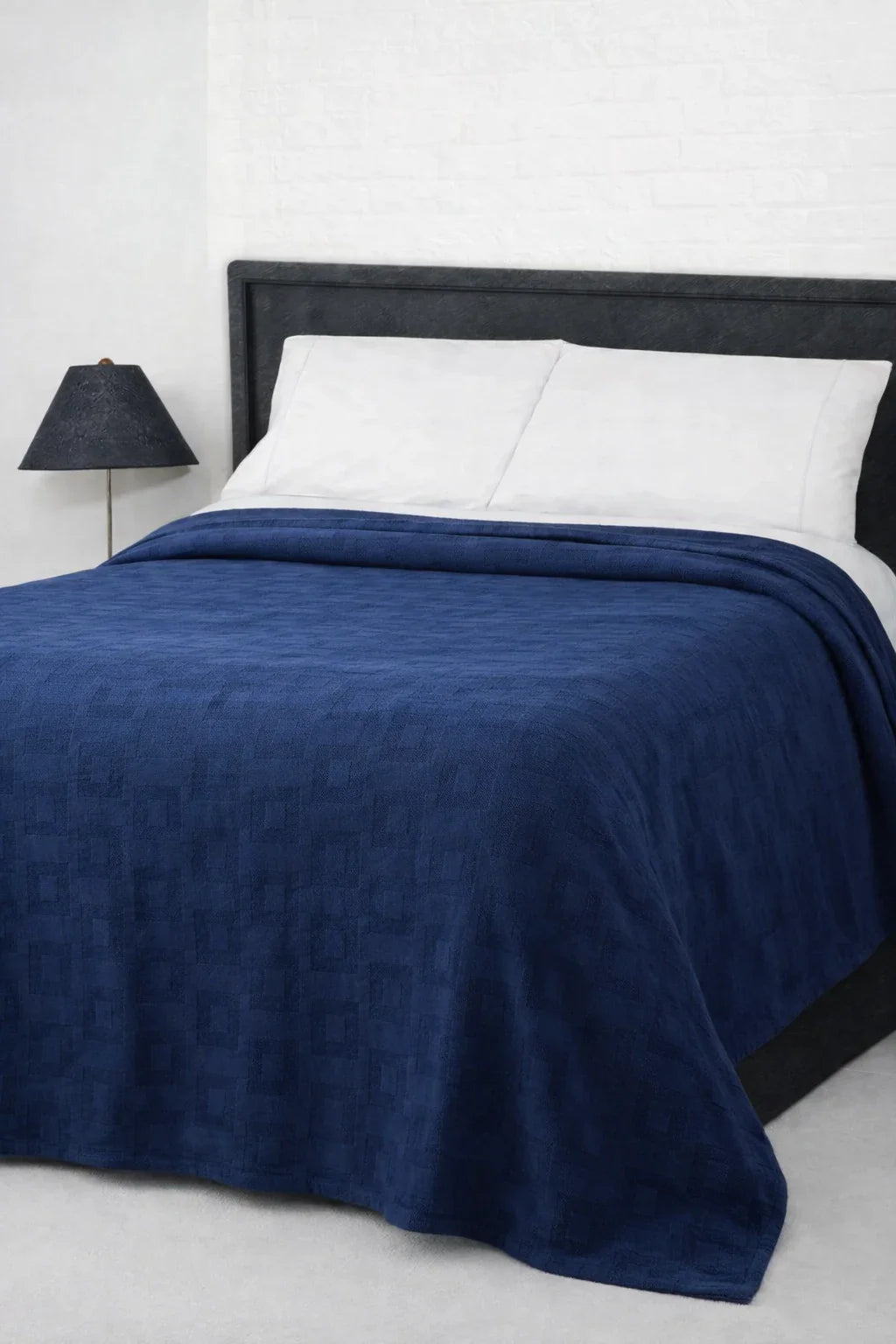Cozy Navy Blue Thermal Blanket 72x90 Inches | 300 GSM