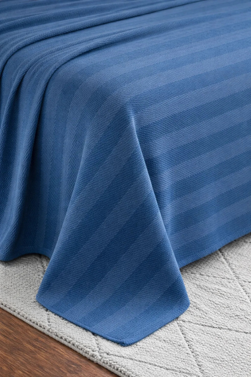 Textured Chevron Woven Cotton Blanket – Cozy All-Season Throw in Rich Brown