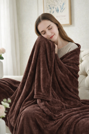 Soft and Cozy Dark Brown Fleece Throw Blanket for Ultimate Comfort