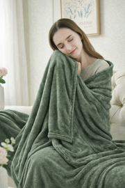 Soft and Cozy Green Fleece Throw Blanket for Ultimate Comfort