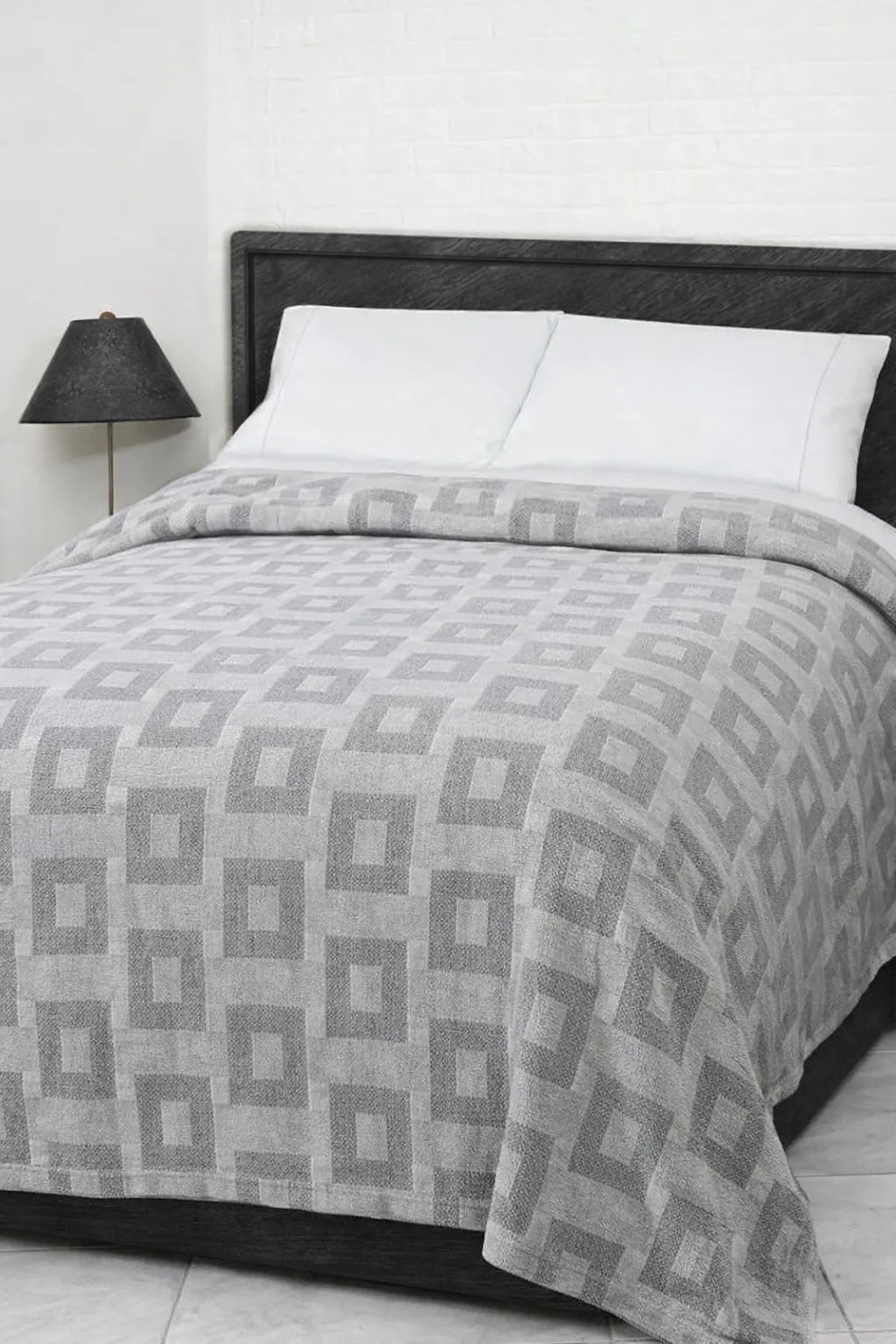 Geometric Gray Thermal Blanket 72x90 Inches | 300 GSM