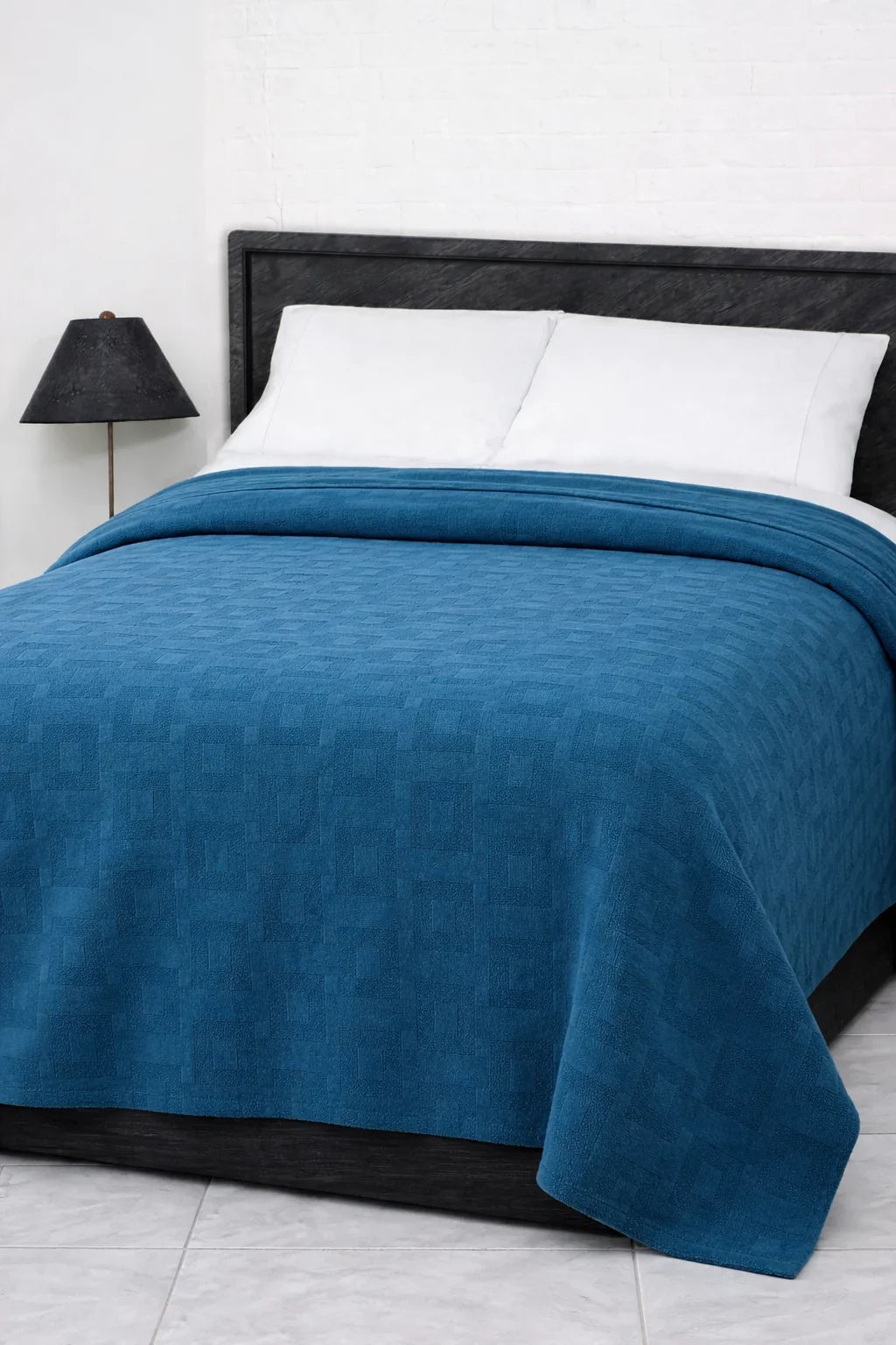 Cozy Deep Blue Geometric Thermal Blanket 72x90 Inches | 300 GSM