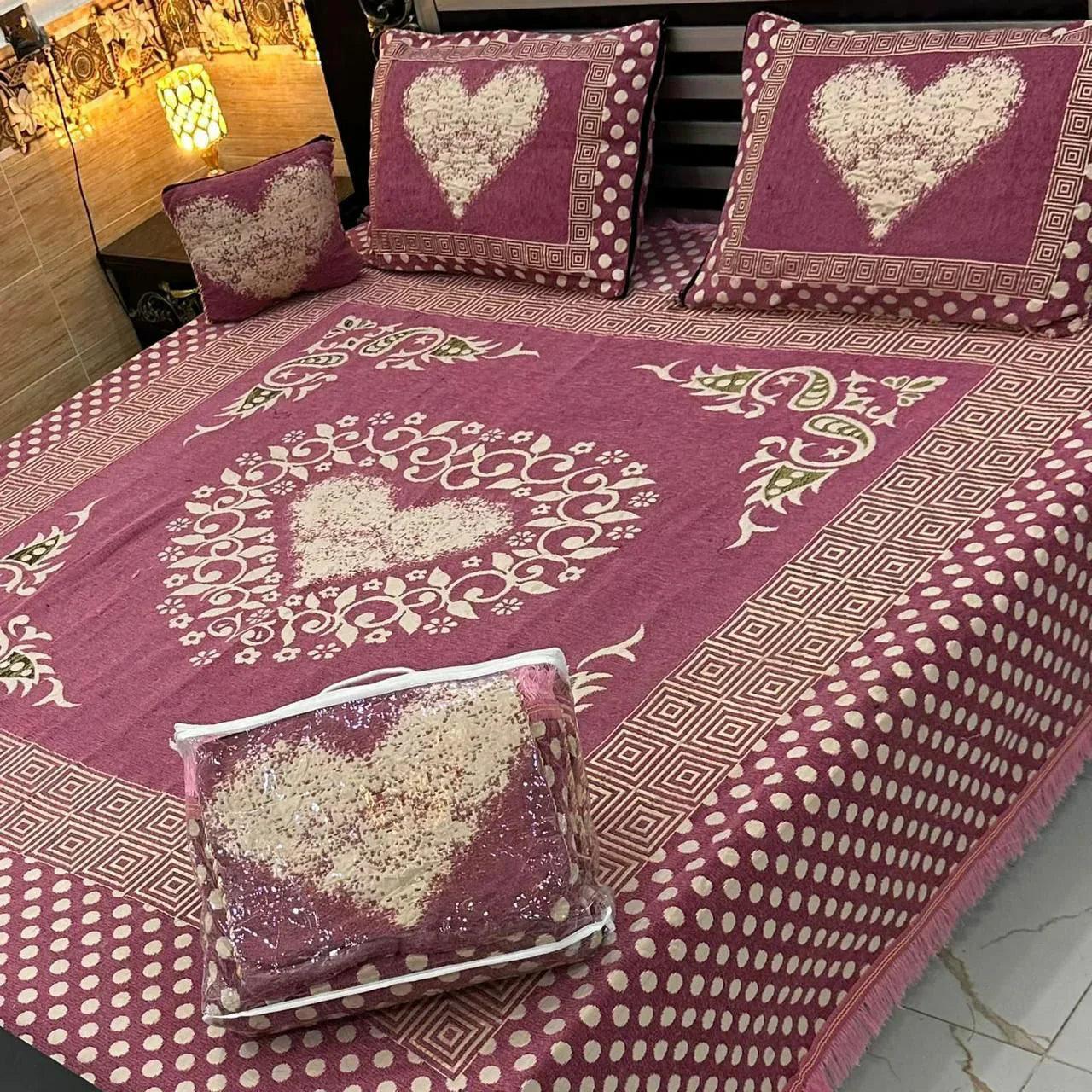 Royal Comfort: 5-Piece Velvet Jacquard Bedding Set - King Size Bed Sheet, Pillow Covers, and Cushion Cover