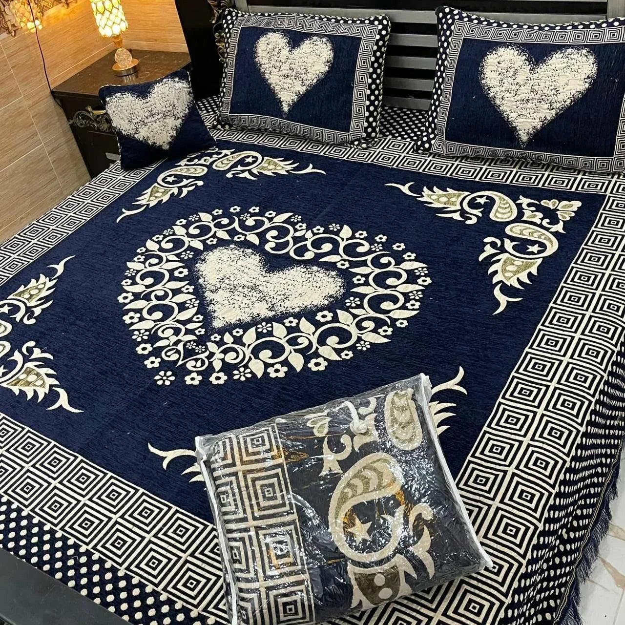 Royal Comfort: 5-Piece Velvet Jacquard Bedding Set - King Size Bed Sheet, Pillow Covers, and Cushion Cover