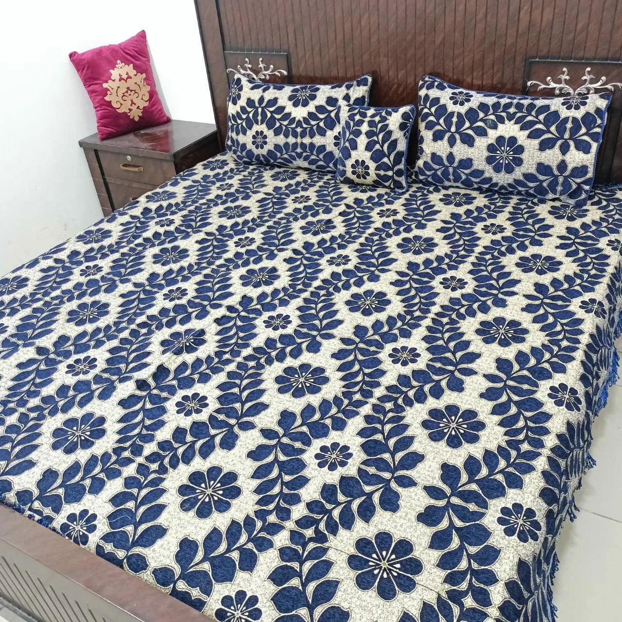 Luxurious Velvet Jacquard 4-Piece Bedding Set - King Size Bed Sheet, Pillow Covers, and Cushion Cover