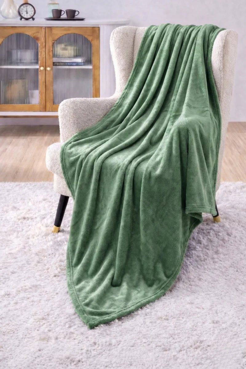 Soft and Cozy Green Fleece Throw Blanket for Ultimate Comfort